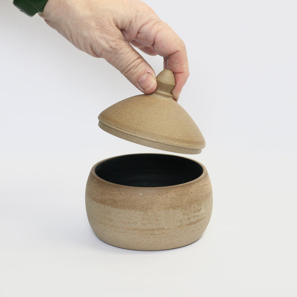 Lidded pot